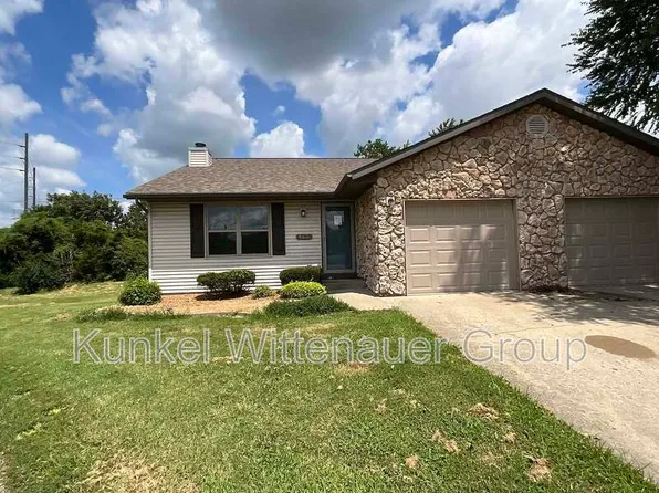 422 Nancy Dr, O'Fallon, IL 62269