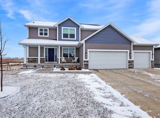 920 Mulberry Dr NW, Bondurant, IA 50035