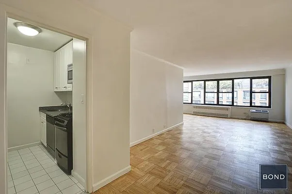 Rented by Bond New York | media 85