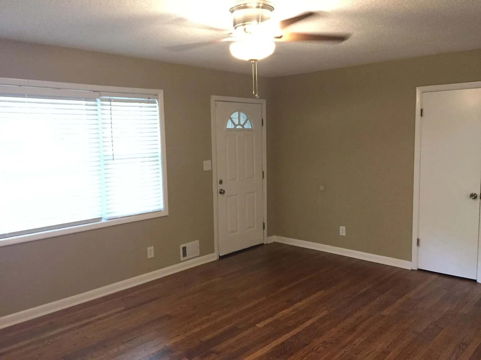 3 bed, 1344 sqft, $1,675 — Photo 3