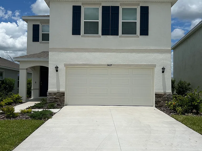 Hilltop Cir — Photo 1