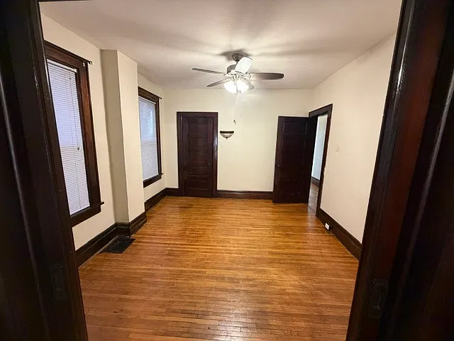 2 bed, 1000 sqft, $1,400 — Photo 3