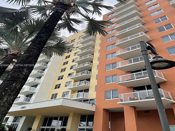 2nd image of 18800 NE 29th Ave APT 418