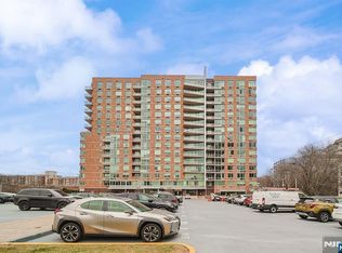 612 Hudson Park Unit 612, Edgewater, NJ