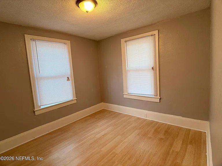 511 Ivy St — Photo 9