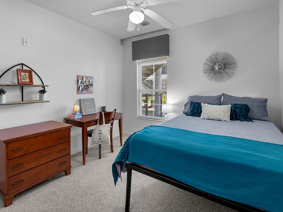 Enjoy the privacy of a bedroom with an attached bathroom at The Quarters, off-campus student housing near UL Lafayette.
