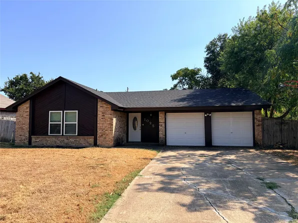 1025 Fox River Ln, Fort Worth, TX 76120