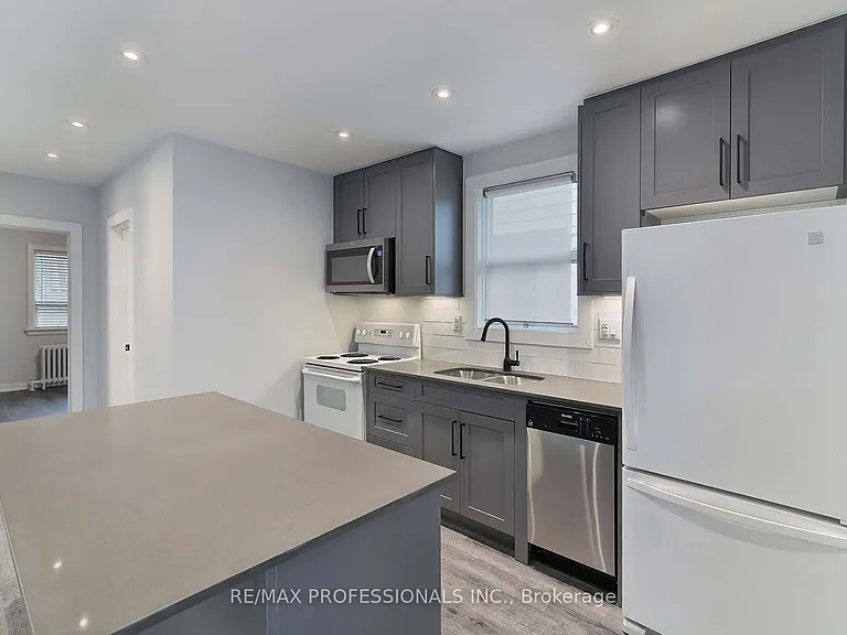 1213 Islington Ave — Photo 11