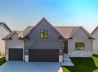 4705 177th St, Urbandale, IA 50323