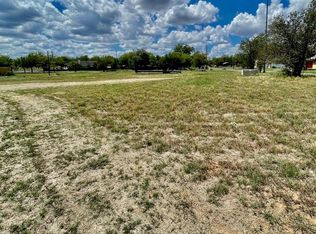 E Green St, Llano, TX 78643