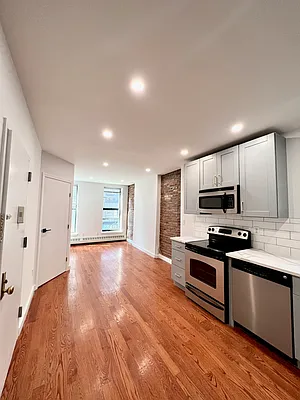 Rented by Mae Equities | media 15