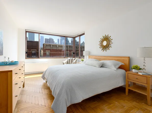 393 West 49th Street image 11 of 20