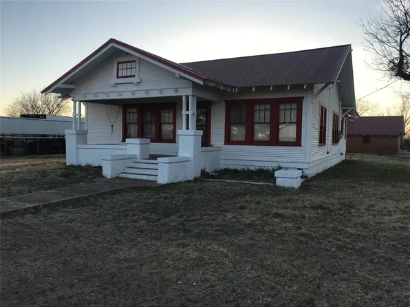 172 Hill St, Moran, TX 76464