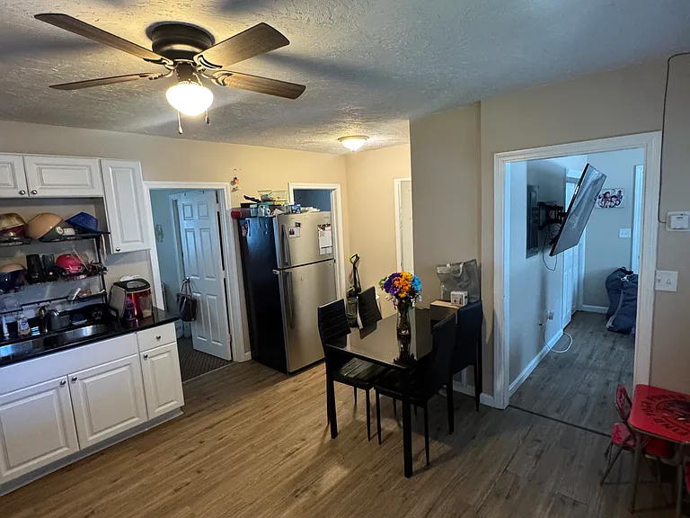 370 Hamilton St #1-R — Photo 7