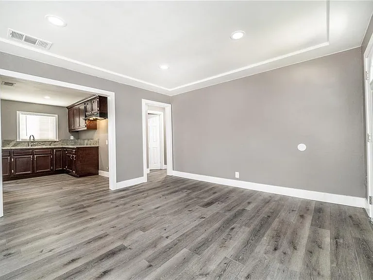 1412 W Colegrove Ave — Photo 6