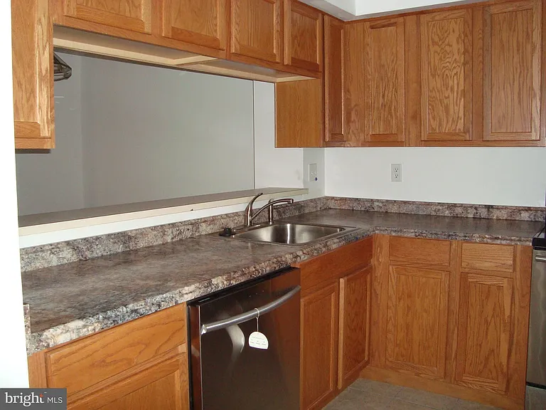 18704 Caledonia Ct #B — Photo 12