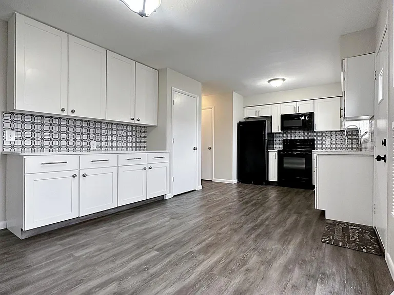 5729 Cresthaven Ln — Photo 6