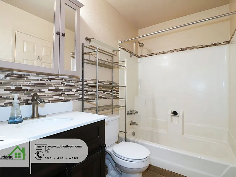 1553 Bramble Pl #3 — Photo 10
