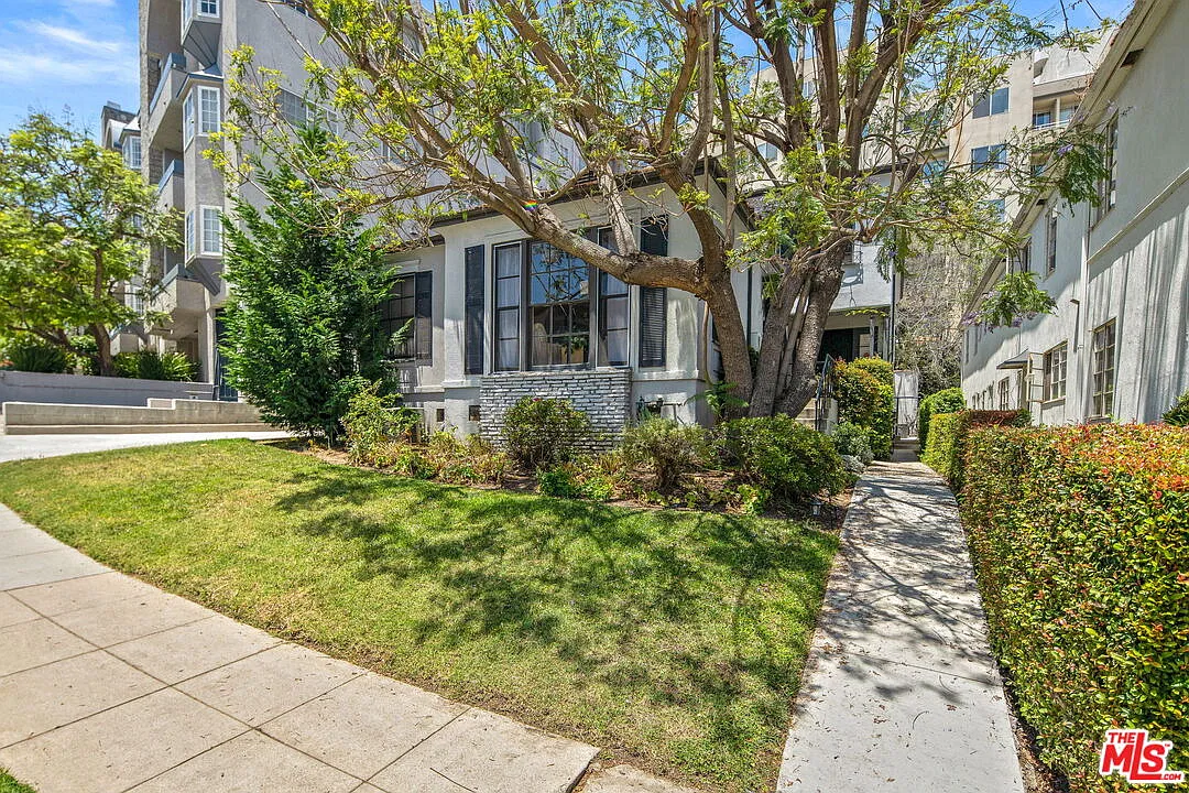 1 bed, 1.0 bath, $3,350 — Photo 1