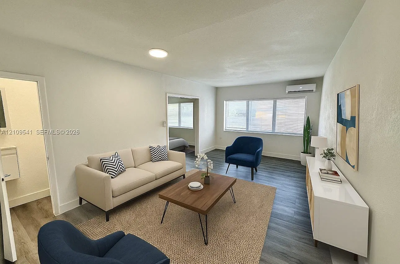 218 Santillane Ave — Photo 1