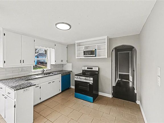5th image of 5715 Cedar Ave