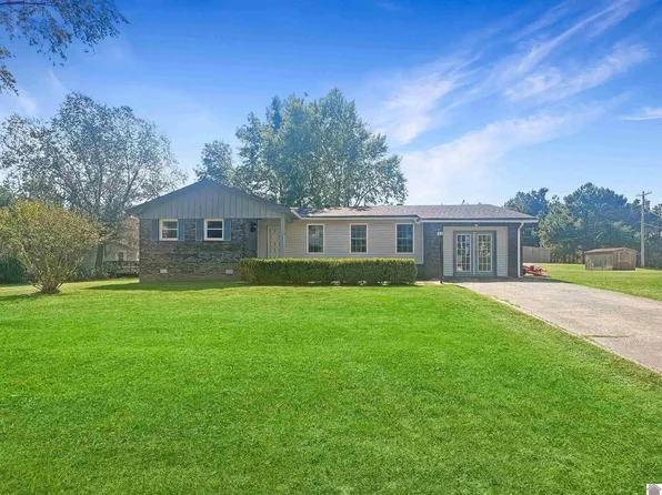 39 Hunter Dr, Murray, KY 42071