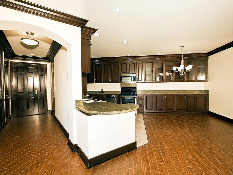 Kitchen/ Dining