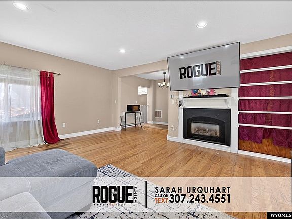 5th image of 2035 Bonnie Brae St