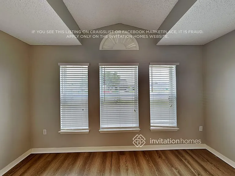 2100 Brookshire Cir — Photo 13