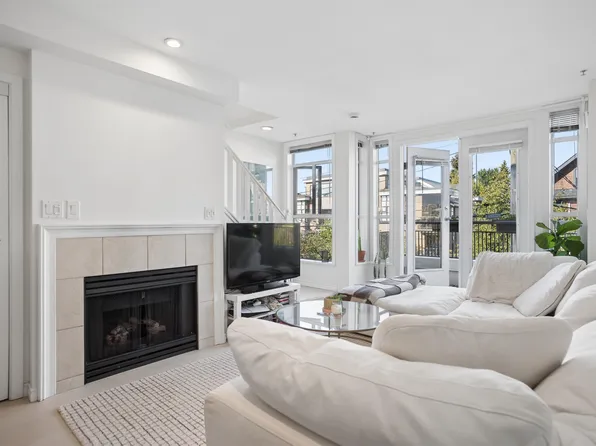 2190 W 5th Ave #203, Vancouver, BC V6K 1S2