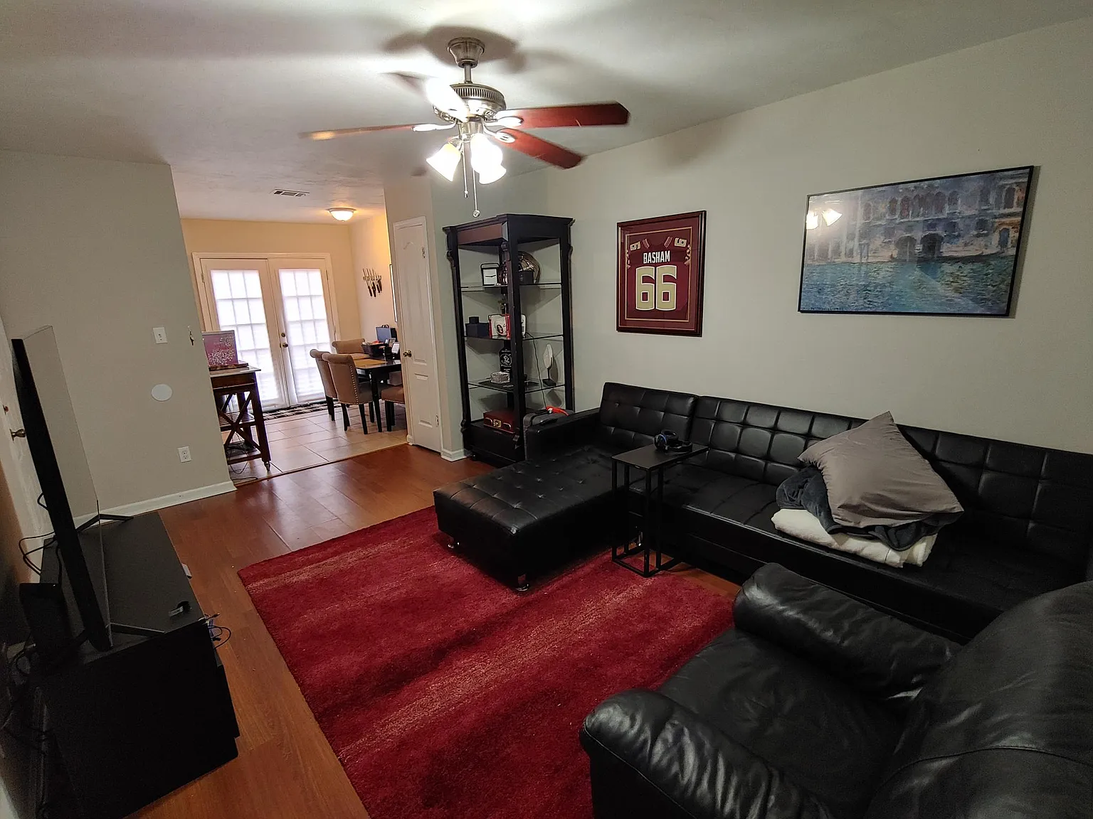 3 bed, 1252 sqft, $1,650 — Photo 2