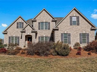 8814 Sawtooth Ct, Kernersville, NC 27284
