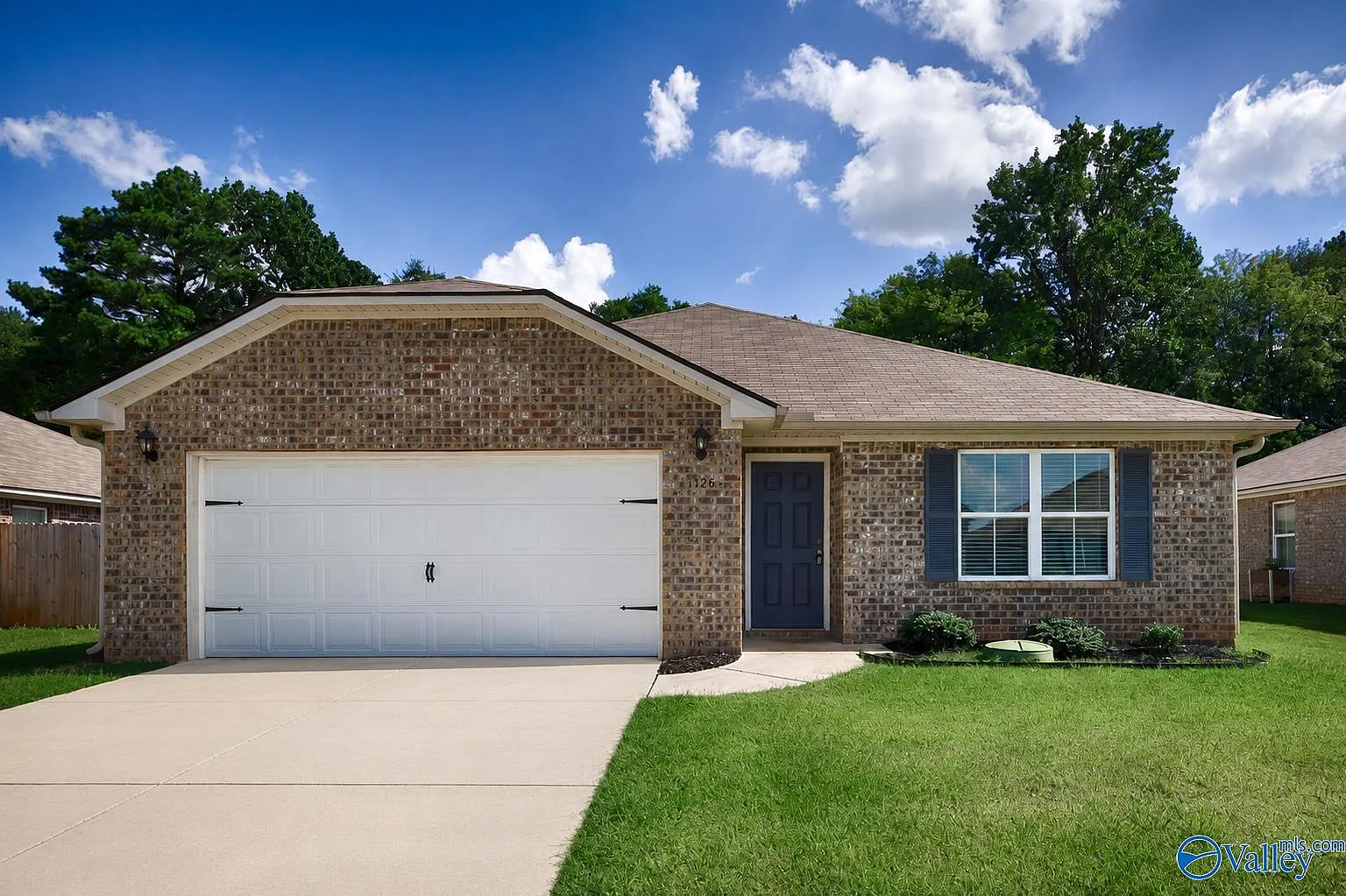 5 bed, 2.5 bath, 1955 sqft, $2,700 — Photo 1