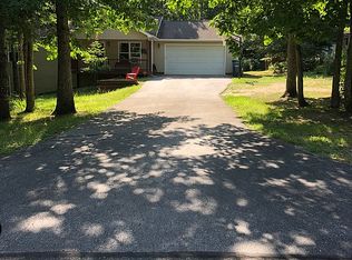 589 Shelly B Ln, Traverse City, MI 49696