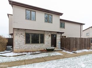 767 Bon Terre Rd, New Lenox, IL 60451