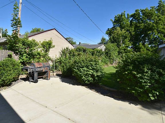 3rd image of 1722 W Catalpa Ave