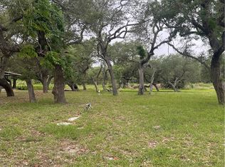207 S 9th St, Rockport, TX 78382