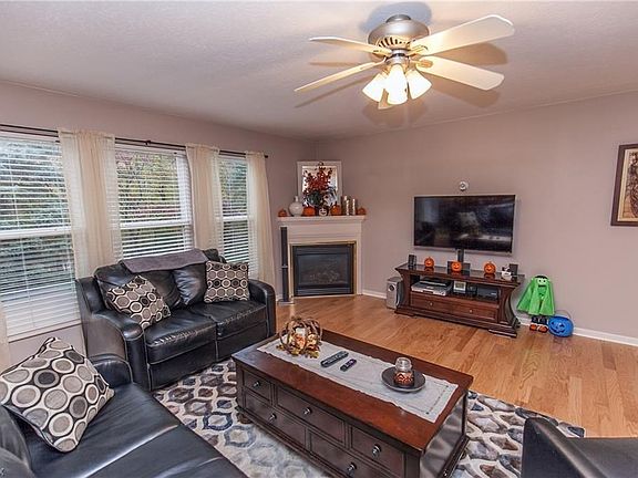 4th image of 8805 Fenton Ct
