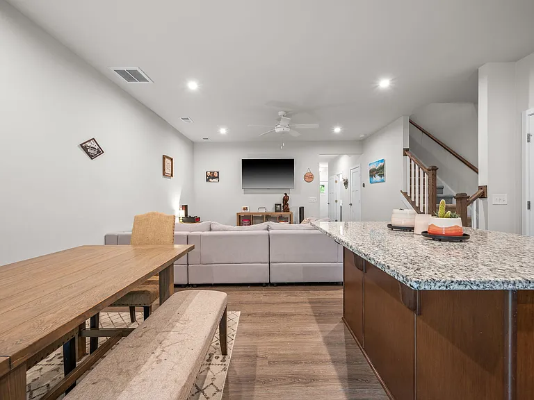 1051 Crescent Cove Ln — Photo 18