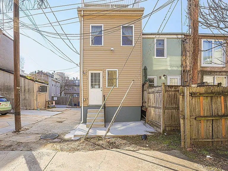 1737 Olive St — Photo 21
