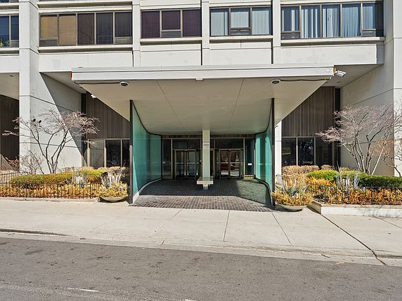 2nd image of 2800 N Lake Shore Dr APT 905