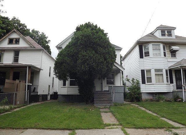 2nd image of 5036 Iroquois St