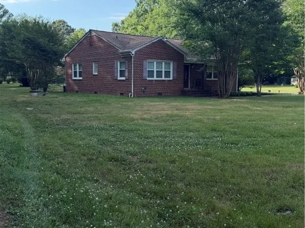 7426 Boydton Plank Rd, Petersburg, VA 23803