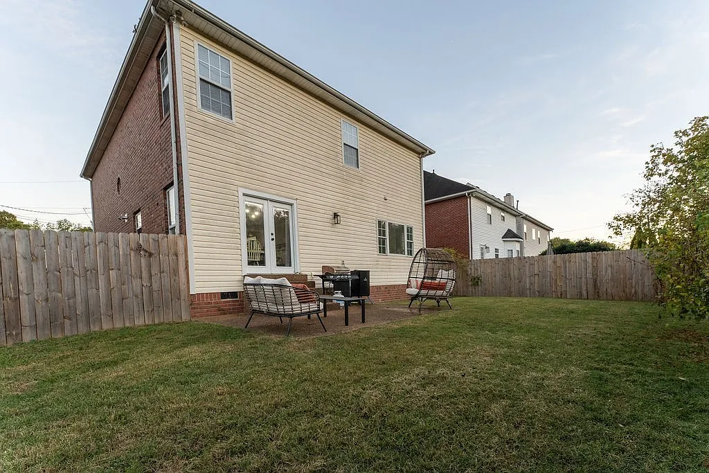 705 Brent Glen Pl — Photo 2
