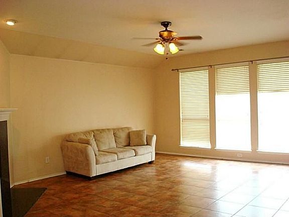 4th image of 3836 Kirby Dr