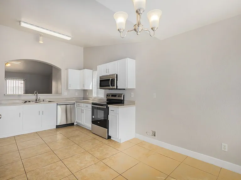 8520 W Palm Ln #1103 — Photo 8