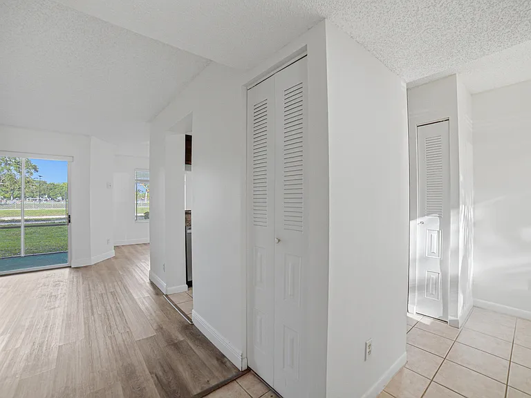 1041 Coral Club Dr #1041 — Photo 5