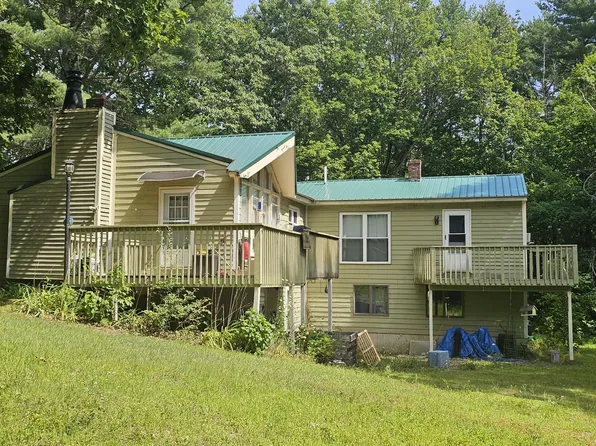 92 Arnold Road, China, ME 04358