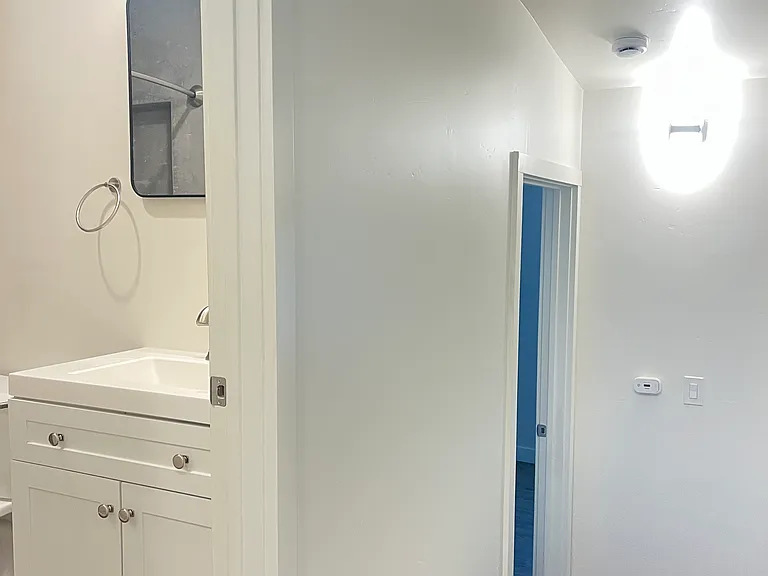 390 Hill St — Photo 11