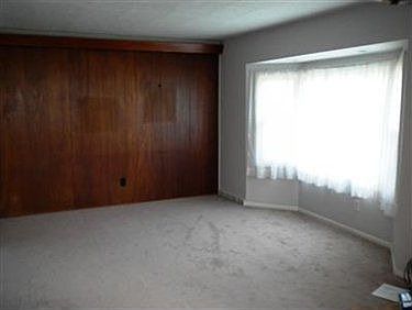 3rd image of 187 Kempton Dr